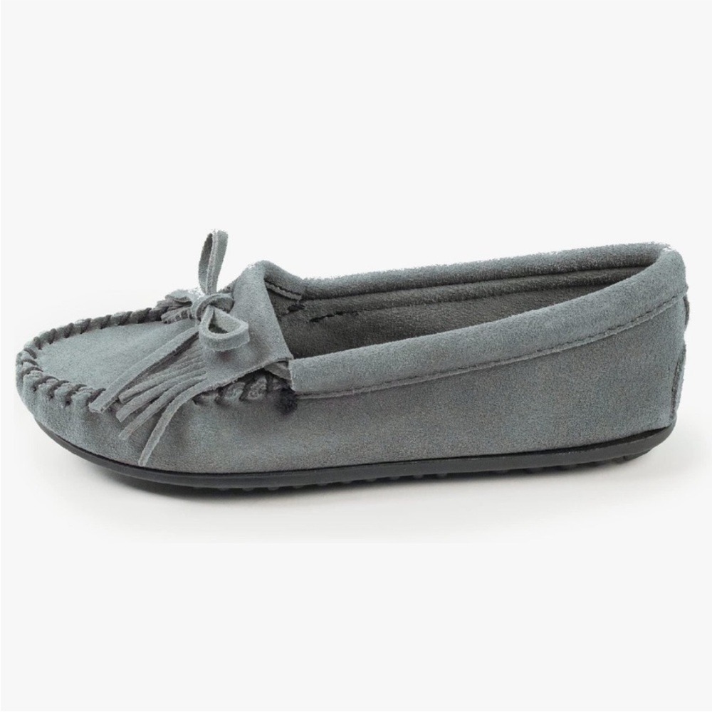 Minnetonka | Women’s Slate Grey Suede Kilty Hardsole Moccasins Bridge Fringe, 5